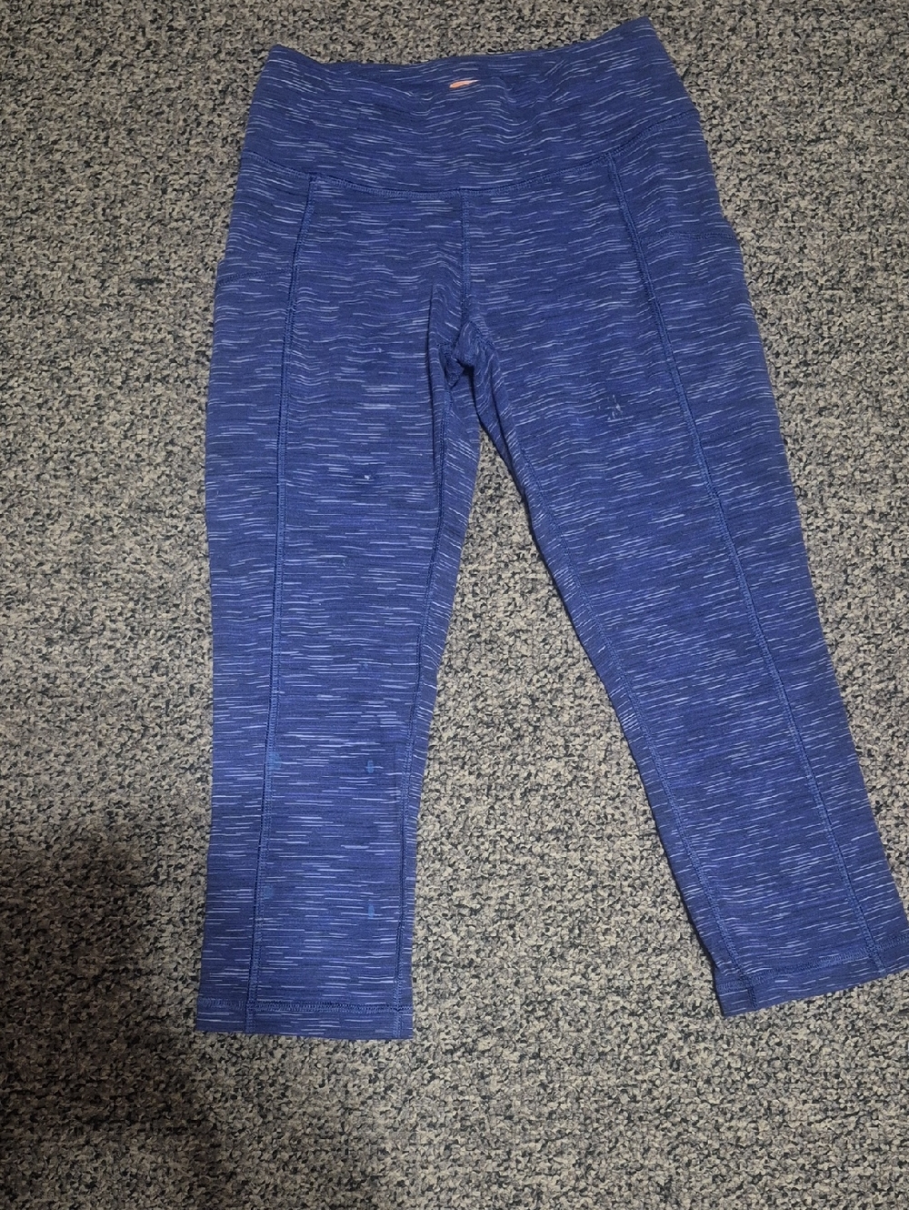 Lucy Space-Dye Capri Leggings in Blue